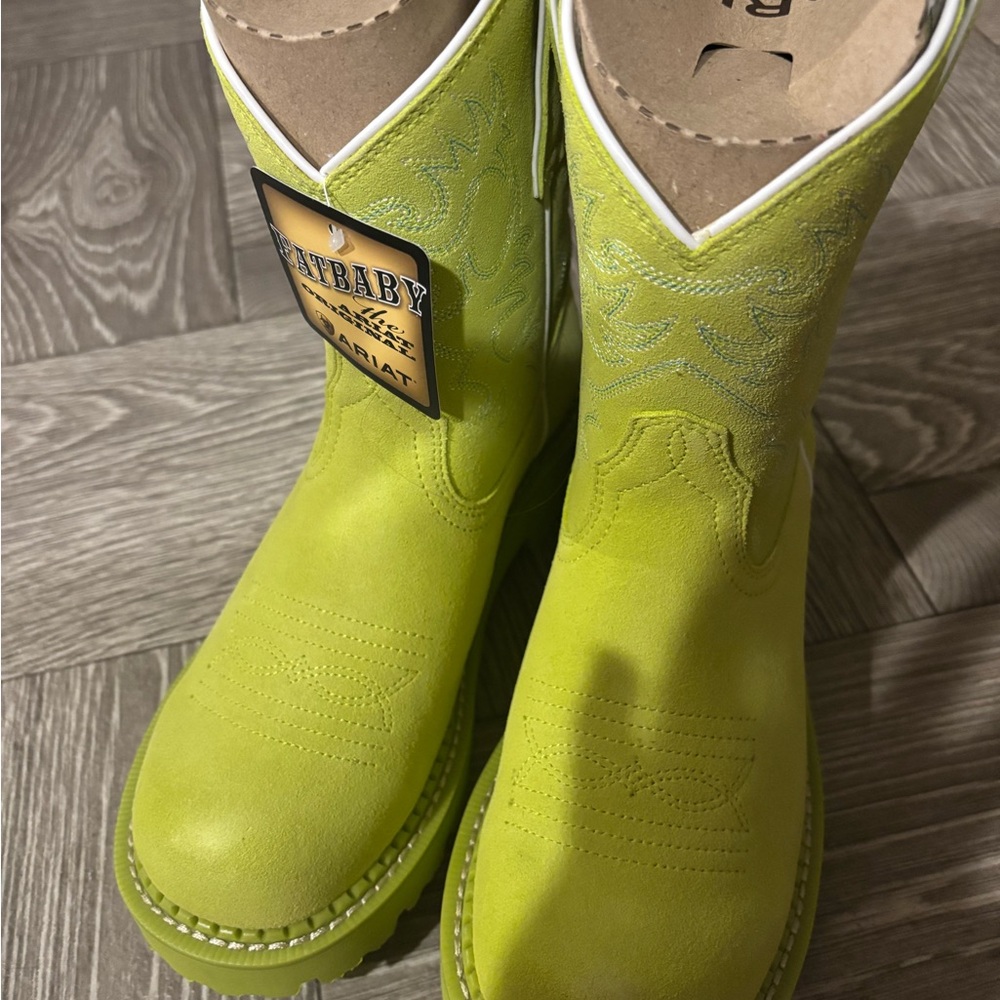 Ariat Electric Lime Suede Pull-On Cowboy Boots- New in Box - Picture 2 of 4